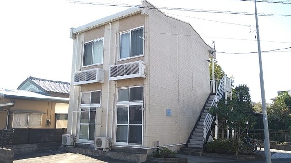 レオパレスガオクレストの物件外観写真